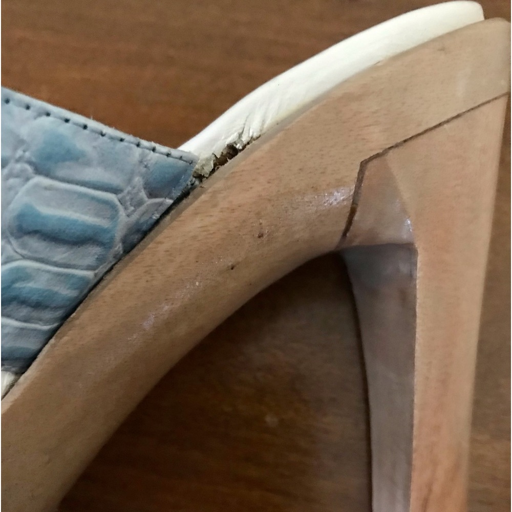 Vintage BCBG MAX AZRIA Baby Blue Sandals - Picture 14 of 15
